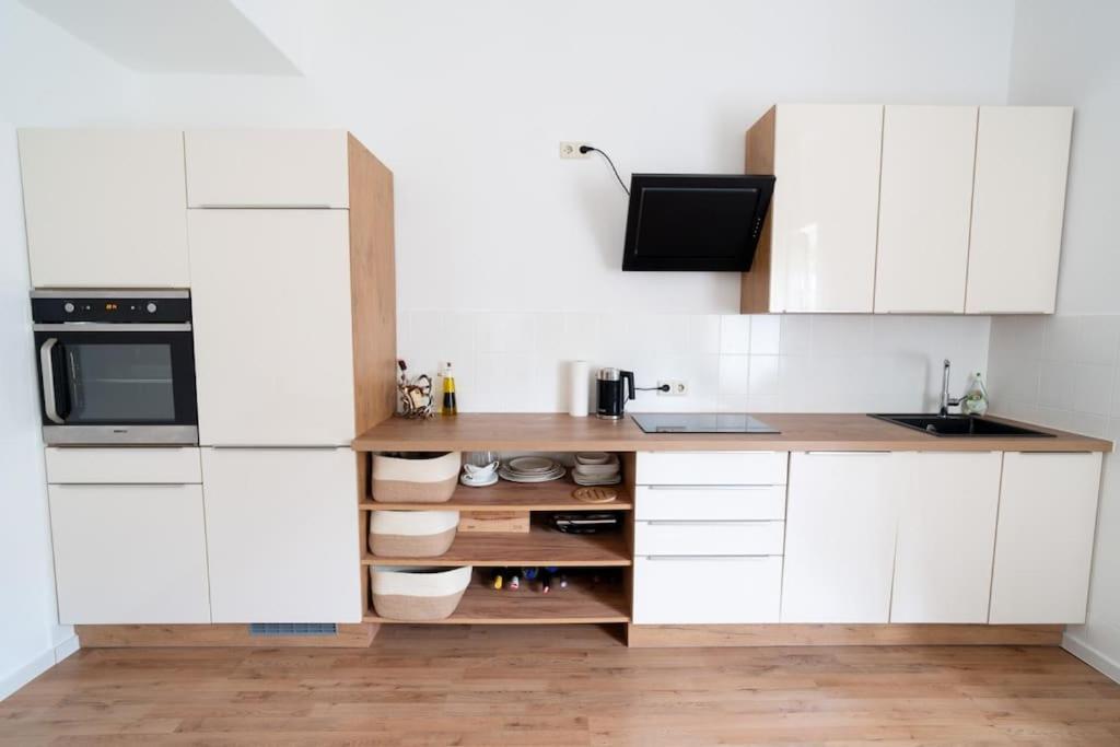 Wohnung Naehe Stadtzentrum Mit Wohnzimmer Und Kueche Coblence Extérieur photo